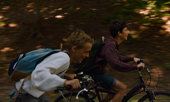Close - Leo and Remi riding bicycles