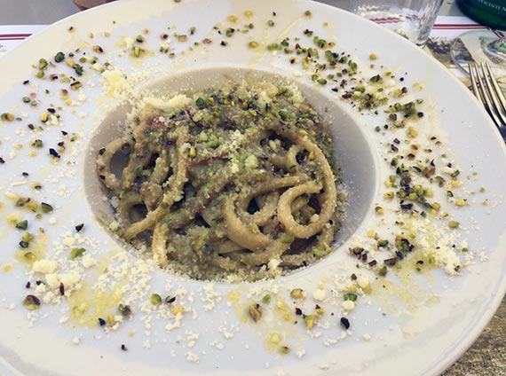 Pane e Olio in Bracciano - Pici pasta with pistachio and pork cheek