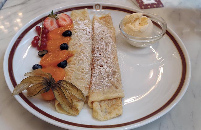 Vienna - Café Sacher - Crêpes with apricots