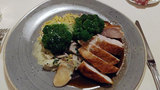 The Wachau - Kaiser von Österreich restaurant - chicken with noodles, mushrooms, and broccoli